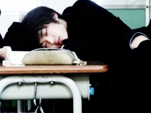 Penelitian Mengungkapkan Tidur Di Dalam Kelas Membuat Otak Kita Cerdas